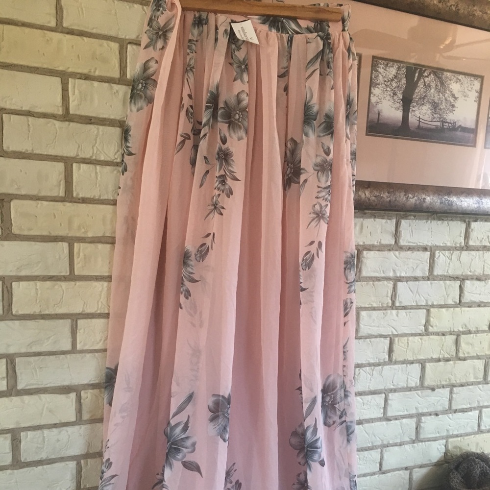 Windsor Super Long Flowing Flower Skirt Size Large